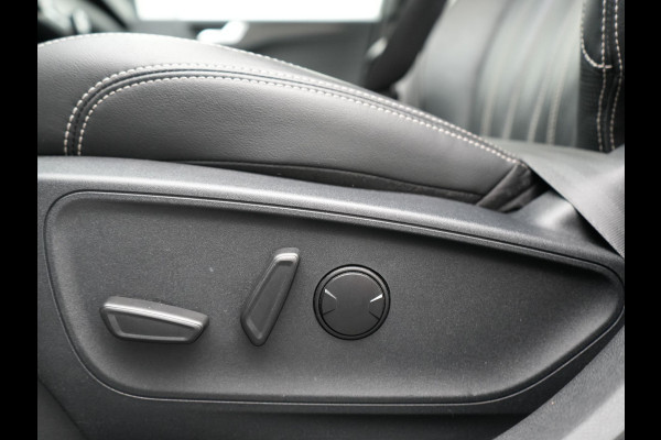 Ford Kuga 2.5 PHEV Vignale 225pk Dealer O.H. | Trekhaak Af Fabriek | Adaptive Cruise | 360 Camera | Head Up | Bang & Olufsen | Lederen Sportstoelen Memory & Verwarmd | Keyless | BLIS | Stuur Verwarmd | Apple Carplay | Navigatie | DAB |  Plug In Hybrid |