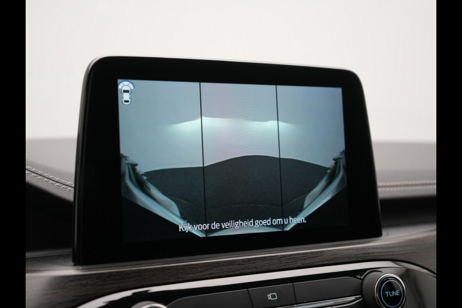 Ford Kuga 2.5 PHEV Vignale 225pk Dealer O.H. | Trekhaak Af Fabriek | Adaptive Cruise | 360 Camera | Head Up | Bang & Olufsen | Lederen Sportstoelen Memory & Verwarmd | Keyless | BLIS | Stuur Verwarmd | Apple Carplay | Navigatie | DAB |  Plug In Hybrid |