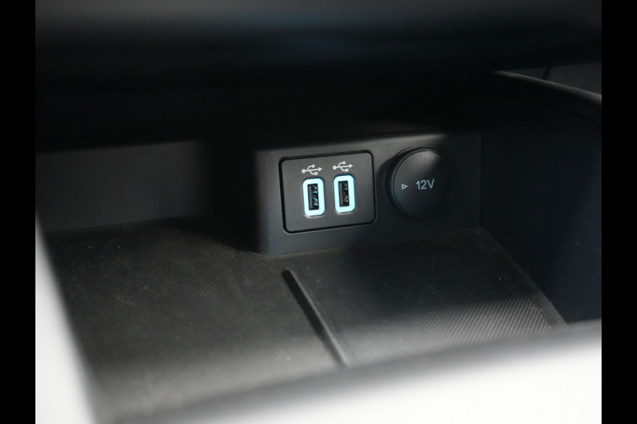 Ford Kuga 2.5 PHEV Vignale 225pk Dealer O.H. | Trekhaak Af Fabriek | Adaptive Cruise | 360 Camera | Head Up | Bang & Olufsen | Lederen Sportstoelen Memory & Verwarmd | Keyless | BLIS | Stuur Verwarmd | Apple Carplay | Navigatie | DAB |  Plug In Hybrid |