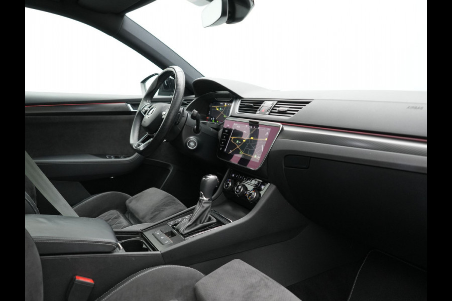 Škoda Superb Combi 1.4 TSI iV Sportline Business PHEV 218pk Dealer O.H. | Trekhaak Af Fabriek | Panodak | Adaptive Cruise | 360 Camera | Alcantara Sportstoelen Memory & Verwarmd | Stuur Verwarmd | Blis | Keyless | Crystal LED | Sfeerverlichting | Apple Carplay |  Plug In Hybrid |
