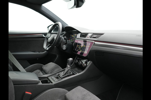 Škoda Superb Combi 1.4 TSI iV Sportline Business PHEV 218pk Dealer O.H. | Trekhaak Af Fabriek | Panodak | Adaptive Cruise | 360 Camera | Alcantara Sportstoelen Memory & Verwarmd | Stuur Verwarmd | Blis | Keyless | Crystal LED | Sfeerverlichting | Apple Carplay |  Plug In Hybrid |