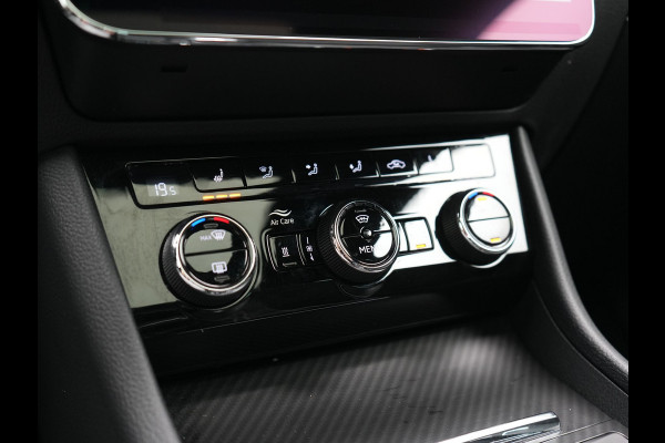 Škoda Superb Combi 1.4 TSI iV Sportline Business PHEV 218pk Dealer O.H. | Trekhaak Af Fabriek | Panodak | Adaptive Cruise | 360 Camera | Alcantara Sportstoelen Memory & Verwarmd | Stuur Verwarmd | Blis | Keyless | Crystal LED | Sfeerverlichting | Apple Carplay |  Plug In Hybrid |