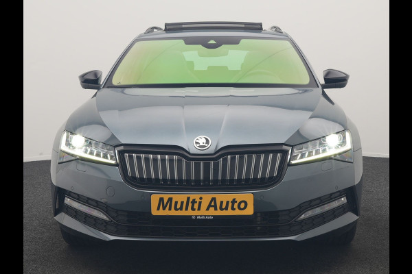 Škoda Superb Combi 1.4 TSI iV Sportline Business PHEV 218pk Dealer O.H. | Trekhaak Af Fabriek | Panodak | Adaptive Cruise | 360 Camera | Alcantara Sportstoelen Memory & Verwarmd | Stuur Verwarmd | Blis | Keyless | Crystal LED | Sfeerverlichting | Apple Carplay |  Plug In Hybrid |