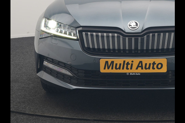 Škoda Superb Combi 1.4 TSI iV Sportline Business PHEV 218pk Dealer O.H. | Trekhaak Af Fabriek | Panodak | Adaptive Cruise | 360 Camera | Alcantara Sportstoelen Memory & Verwarmd | Stuur Verwarmd | Blis | Keyless | Crystal LED | Sfeerverlichting | Apple Carplay |  Plug In Hybrid |