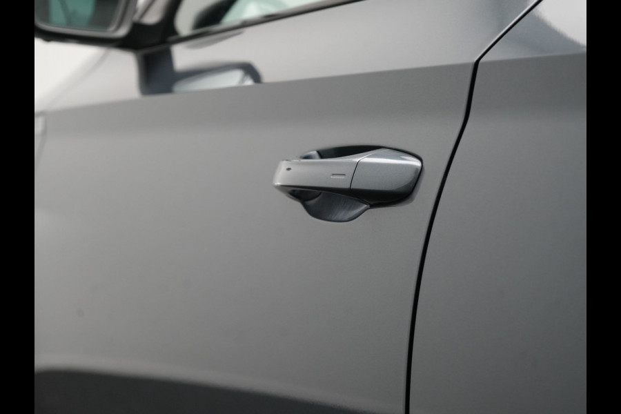 Škoda Superb Combi 1.4 TSI iV Sportline Business PHEV 218pk Dealer O.H. | Trekhaak Af Fabriek | Panodak | Adaptive Cruise | 360 Camera | Alcantara Sportstoelen Memory & Verwarmd | Stuur Verwarmd | Blis | Keyless | Crystal LED | Sfeerverlichting | Apple Carplay |  Plug In Hybrid |