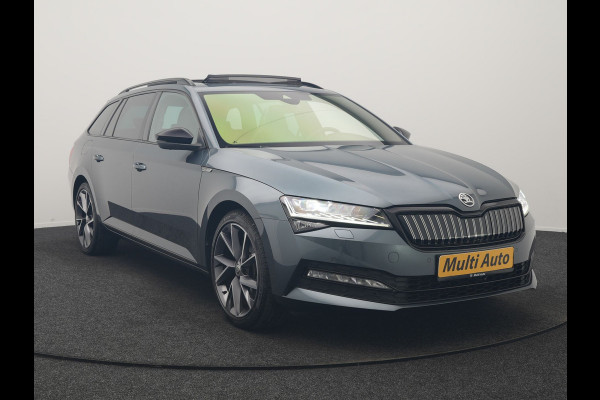 Škoda Superb Combi 1.4 TSI iV Sportline Business PHEV 218pk Dealer O.H. | Trekhaak Af Fabriek | Panodak | Adaptive Cruise | 360 Camera | Alcantara Sportstoelen Memory & Verwarmd | Stuur Verwarmd | Blis | Keyless | Crystal LED | Sfeerverlichting | Apple Carplay |  Plug In Hybrid |