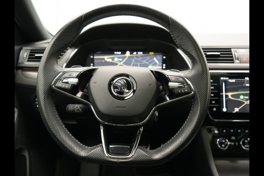 Škoda Superb Combi 1.4 TSI iV Sportline Business PHEV 218pk Dealer O.H. | Trekhaak Af Fabriek | Panodak | Adaptive Cruise | 360 Camera | Alcantara Sportstoelen Memory & Verwarmd | Stuur Verwarmd | Blis | Keyless | Crystal LED | Sfeerverlichting | Apple Carplay |  Plug In Hybrid |
