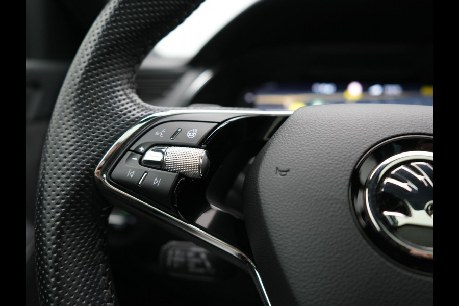 Škoda Superb Combi 1.4 TSI iV Sportline Business PHEV 218pk Dealer O.H. | Trekhaak Af Fabriek | Panodak | Adaptive Cruise | 360 Camera | Alcantara Sportstoelen Memory & Verwarmd | Stuur Verwarmd | Blis | Keyless | Crystal LED | Sfeerverlichting | Apple Carplay |  Plug In Hybrid |