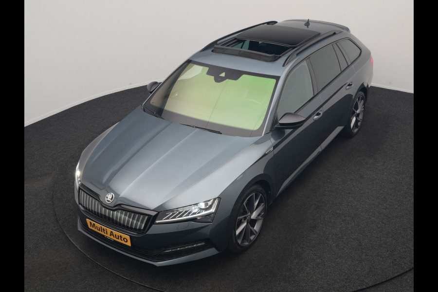 Škoda Superb Combi 1.4 TSI iV Sportline Business PHEV 218pk Dealer O.H. | Trekhaak Af Fabriek | Panodak | Adaptive Cruise | 360 Camera | Alcantara Sportstoelen Memory & Verwarmd | Stuur Verwarmd | Blis | Keyless | Crystal LED | Sfeerverlichting | Apple Carplay |  Plug In Hybrid |