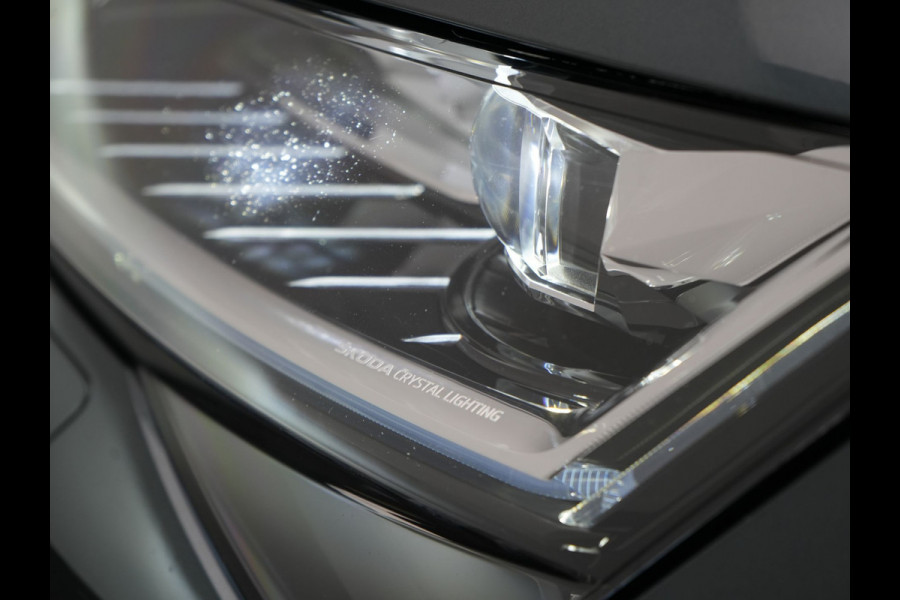 Škoda Superb Combi 1.4 TSI iV Sportline Business PHEV 218pk Dealer O.H. | Trekhaak Af Fabriek | Panodak | Adaptive Cruise | 360 Camera | Alcantara Sportstoelen Memory & Verwarmd | Stuur Verwarmd | Blis | Keyless | Crystal LED | Sfeerverlichting | Apple Carplay |  Plug In Hybrid |