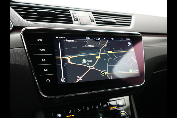 Škoda Superb Combi 1.4 TSI iV Sportline Business PHEV 218pk Dealer O.H. | Trekhaak Af Fabriek | Panodak | Adaptive Cruise | 360 Camera | Alcantara Sportstoelen Memory & Verwarmd | Stuur Verwarmd | Blis | Keyless | Crystal LED | Sfeerverlichting | Apple Carplay |  Plug In Hybrid |