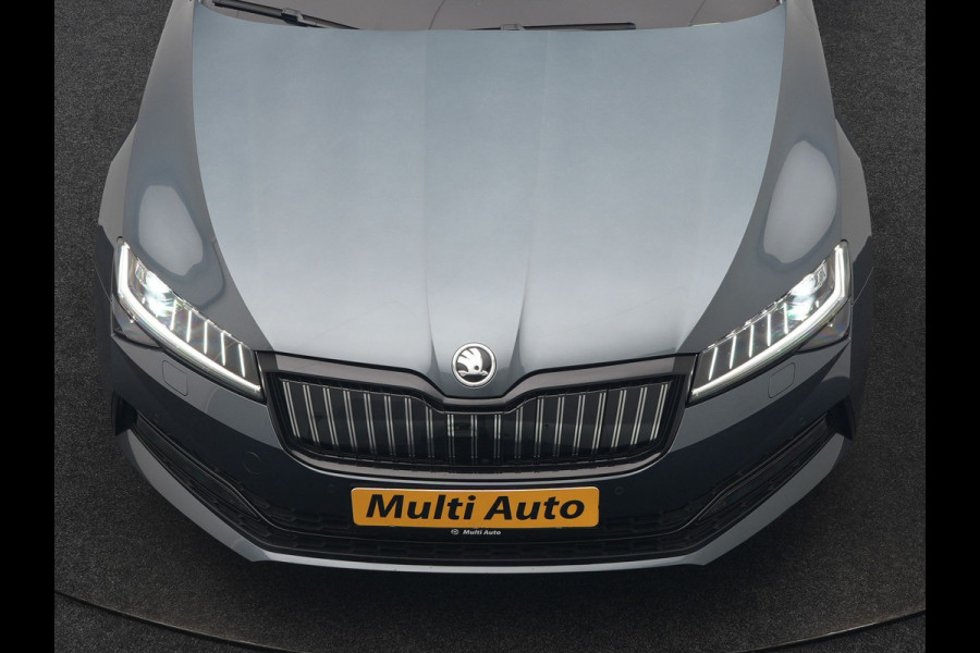 Škoda Superb Combi 1.4 TSI iV Sportline Business PHEV 218pk Dealer O.H. | Trekhaak Af Fabriek | Panodak | Adaptive Cruise | 360 Camera | Alcantara Sportstoelen Memory & Verwarmd | Stuur Verwarmd | Blis | Keyless | Crystal LED | Sfeerverlichting | Apple Carplay |  Plug In Hybrid |