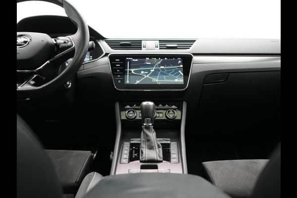 Škoda Superb Combi 1.4 TSI iV Sportline Business PHEV 218pk Dealer O.H. | Trekhaak Af Fabriek | Panodak | Adaptive Cruise | 360 Camera | Alcantara Sportstoelen Memory & Verwarmd | Stuur Verwarmd | Blis | Keyless | Crystal LED | Sfeerverlichting | Apple Carplay |  Plug In Hybrid |
