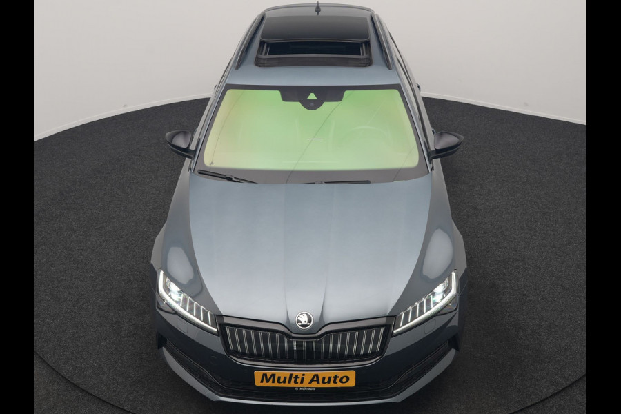 Škoda Superb Combi 1.4 TSI iV Sportline Business PHEV 218pk Dealer O.H. | Trekhaak Af Fabriek | Panodak | Adaptive Cruise | 360 Camera | Alcantara Sportstoelen Memory & Verwarmd | Stuur Verwarmd | Blis | Keyless | Crystal LED | Sfeerverlichting | Apple Carplay |  Plug In Hybrid |
