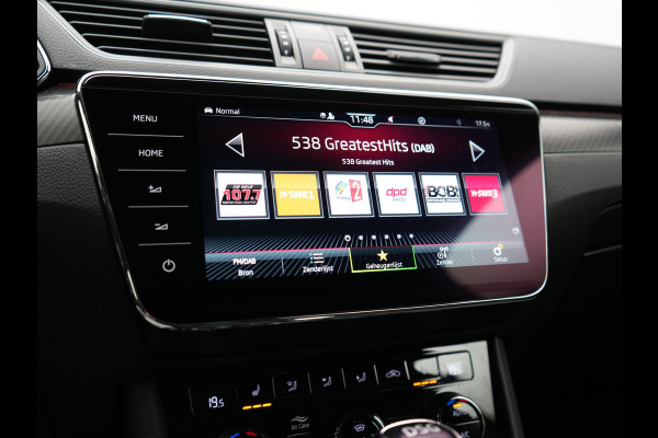 Škoda Superb Combi 1.4 TSI iV Sportline Business PHEV 218pk Dealer O.H. | Trekhaak Af Fabriek | Panodak | Adaptive Cruise | 360 Camera | Alcantara Sportstoelen Memory & Verwarmd | Stuur Verwarmd | Blis | Keyless | Crystal LED | Sfeerverlichting | Apple Carplay |  Plug In Hybrid |