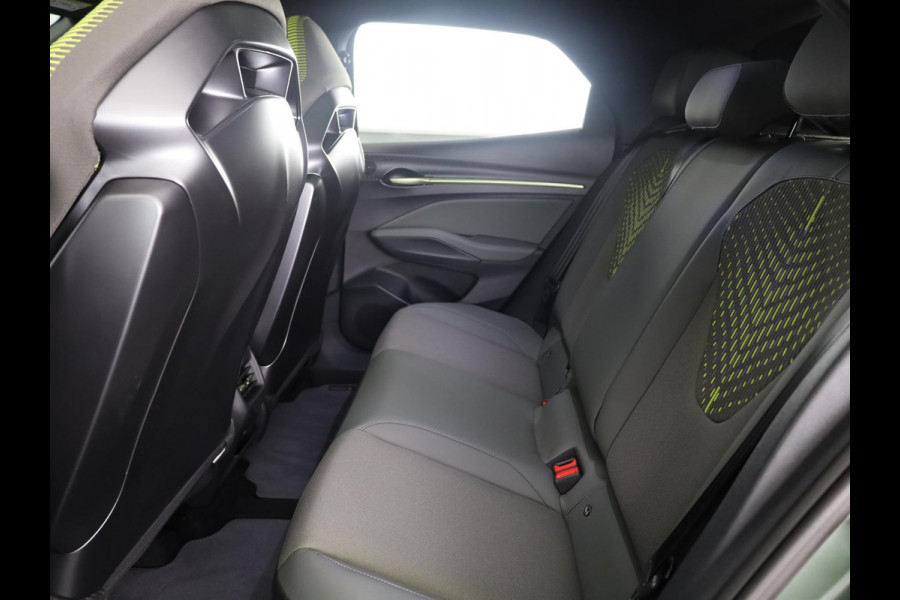 CUPRA Raval VZ Rebel 56 kWh 225pk | Elek. stoel | Travel Assist