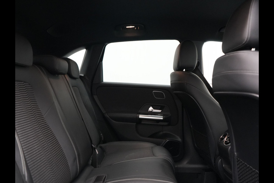 Mercedes-Benz B-Klasse 250 e Advantage PHEV 218pk Dealer O.H. | Trekhaak Af Fabriek | Adaptive Cruise | Head Up | Burmester Audio | Camera | Lederen Sportstoelen Memory & Verwarmd | BLIS | Apple Carplay | Widescreen Navi | DAB | Plug In Hybrid |