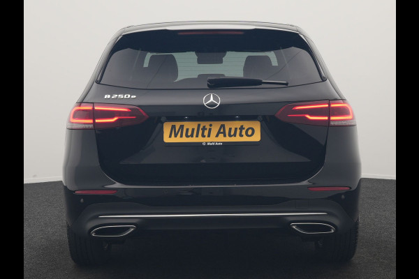 Mercedes-Benz B-Klasse 250 e Advantage PHEV 218pk Dealer O.H. | Trekhaak Af Fabriek | Adaptive Cruise | Head Up | Burmester Audio | Camera | Lederen Sportstoelen Memory & Verwarmd | BLIS | Apple Carplay | Widescreen Navi | DAB | Plug In Hybrid |