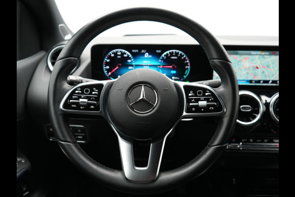 Mercedes-Benz B-Klasse 250 e Advantage PHEV 218pk Dealer O.H. | Trekhaak Af Fabriek | Adaptive Cruise | Head Up | Burmester Audio | Camera | Lederen Sportstoelen Memory & Verwarmd | BLIS | Apple Carplay | Widescreen Navi | DAB | Plug In Hybrid |