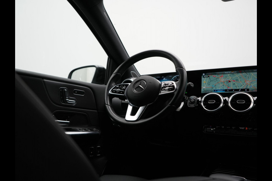 Mercedes-Benz B-Klasse 250 e Advantage PHEV 218pk Dealer O.H. | Trekhaak Af Fabriek | Adaptive Cruise | Head Up | Burmester Audio | Camera | Lederen Sportstoelen Memory & Verwarmd | BLIS | Apple Carplay | Widescreen Navi | DAB | Plug In Hybrid |