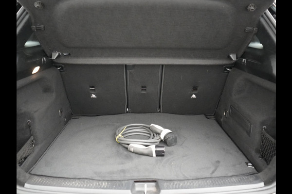 Mercedes-Benz B-Klasse 250 e Advantage PHEV 218pk Dealer O.H. | Trekhaak Af Fabriek | Adaptive Cruise | Head Up | Burmester Audio | Camera | Lederen Sportstoelen Memory & Verwarmd | BLIS | Apple Carplay | Widescreen Navi | DAB | Plug In Hybrid |