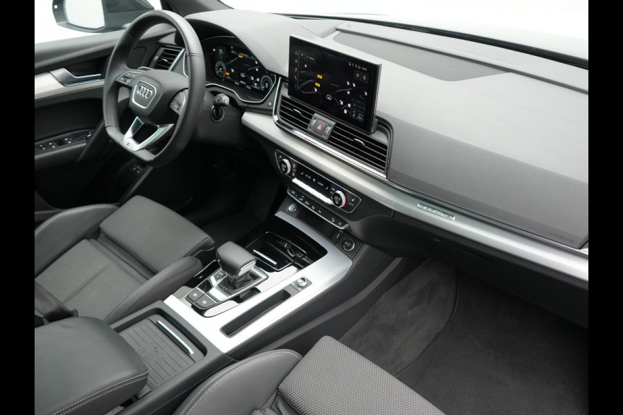 Audi Q5 50 TFSI e 2x S Line PHEV 300pk Dealer O.H. | Panodak | 360 Camera | Head Up | Lederen Sportstoelen Verwarmd | Keyless | Apple Carplay | Cruise Control | Virtual Cockpit | Navigatie | DAB | 19"L.M | Plug In Hybrid |