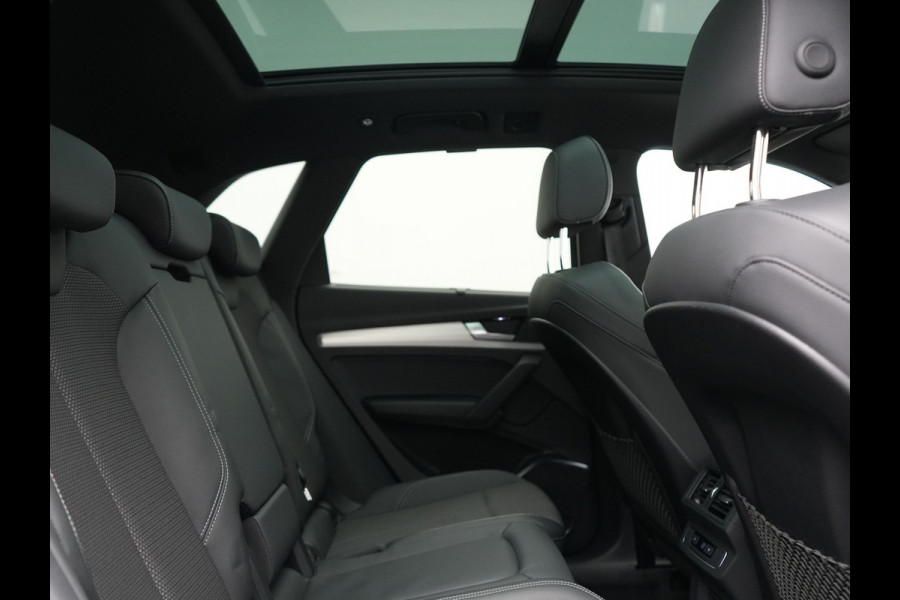 Audi Q5 50 TFSI e 2x S Line PHEV 300pk Dealer O.H. | Panodak | 360 Camera | Head Up | Lederen Sportstoelen Verwarmd | Keyless | Apple Carplay | Cruise Control | Virtual Cockpit | Navigatie | DAB | 19"L.M | Plug In Hybrid |