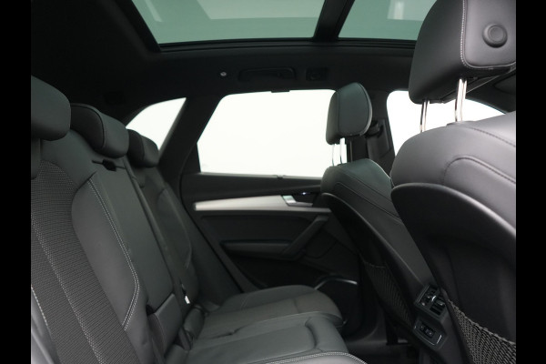 Audi Q5 50 TFSI e 2x S Line PHEV 300pk Dealer O.H. | Panodak | 360 Camera | Head Up | Lederen Sportstoelen Verwarmd | Keyless | Apple Carplay | Cruise Control | Virtual Cockpit | Navigatie | DAB | 19"L.M | Plug In Hybrid |