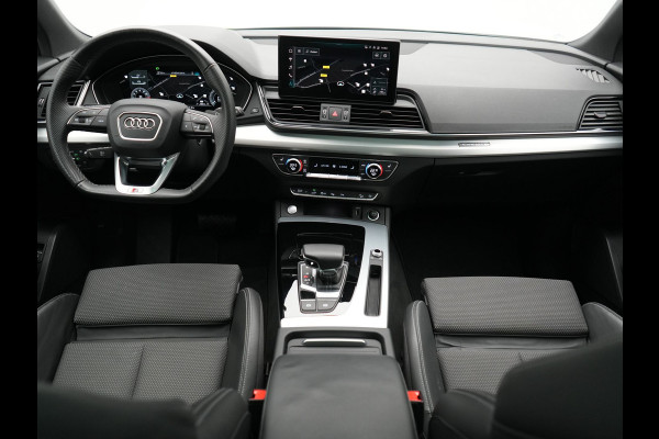 Audi Q5 50 TFSI e 2x S Line PHEV 300pk Dealer O.H. | Panodak | 360 Camera | Head Up | Lederen Sportstoelen Verwarmd | Keyless | Apple Carplay | Cruise Control | Virtual Cockpit | Navigatie | DAB | 19"L.M | Plug In Hybrid |