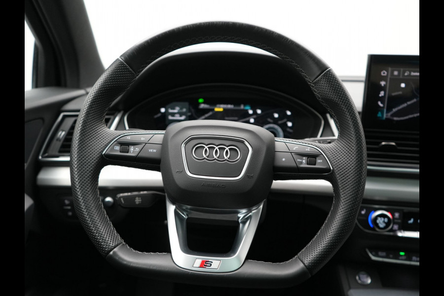 Audi Q5 50 TFSI e 2x S Line PHEV 300pk Dealer O.H. | Panodak | 360 Camera | Head Up | Lederen Sportstoelen Verwarmd | Keyless | Apple Carplay | Cruise Control | Virtual Cockpit | Navigatie | DAB | 19"L.M | Plug In Hybrid |