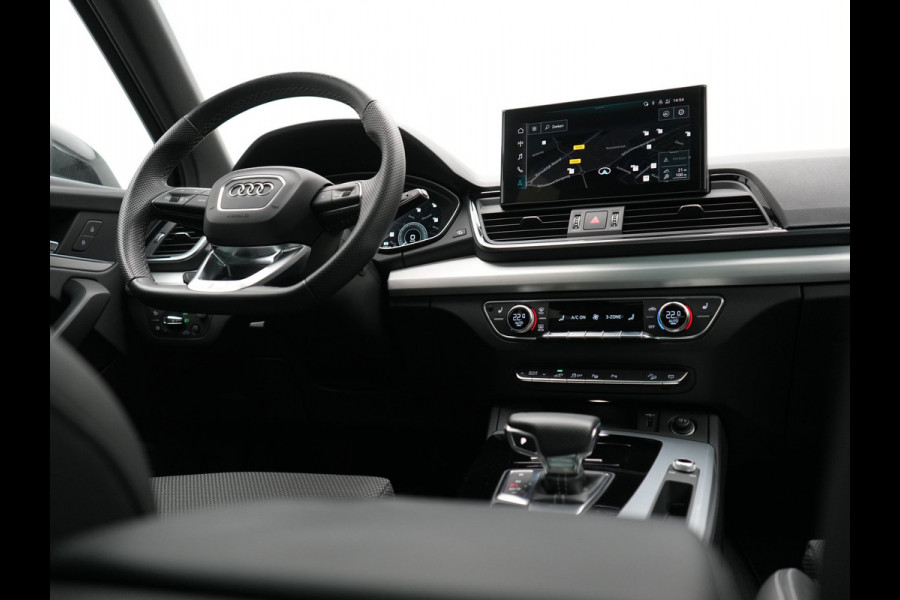 Audi Q5 50 TFSI e 2x S Line PHEV 300pk Dealer O.H. | Panodak | 360 Camera | Head Up | Lederen Sportstoelen Verwarmd | Keyless | Apple Carplay | Cruise Control | Virtual Cockpit | Navigatie | DAB | 19"L.M | Plug In Hybrid |