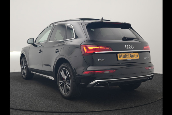 Audi Q5 50 TFSI e 2x S Line PHEV 300pk Dealer O.H. | Panodak | 360 Camera | Head Up | Lederen Sportstoelen Verwarmd | Keyless | Apple Carplay | Cruise Control | Virtual Cockpit | Navigatie | DAB | 19"L.M | Plug In Hybrid |