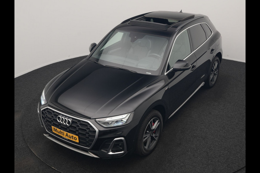 Audi Q5 50 TFSI e 2x S Line PHEV 300pk Dealer O.H. | Panodak | 360 Camera | Head Up | Lederen Sportstoelen Verwarmd | Keyless | Apple Carplay | Cruise Control | Virtual Cockpit | Navigatie | DAB | 19"L.M | Plug In Hybrid |