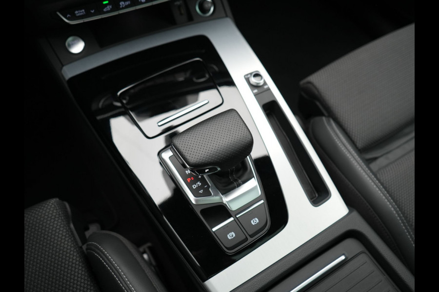 Audi Q5 50 TFSI e 2x S Line PHEV 300pk Dealer O.H. | Panodak | 360 Camera | Head Up | Lederen Sportstoelen Verwarmd | Keyless | Apple Carplay | Cruise Control | Virtual Cockpit | Navigatie | DAB | 19"L.M | Plug In Hybrid |