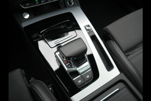 Audi Q5 50 TFSI e 2x S Line PHEV 300pk Dealer O.H. | Panodak | 360 Camera | Head Up | Lederen Sportstoelen Verwarmd | Keyless | Apple Carplay | Cruise Control | Virtual Cockpit | Navigatie | DAB | 19"L.M | Plug In Hybrid |