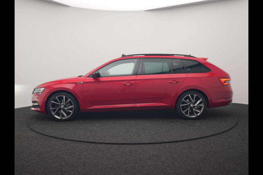 Škoda Superb Combi 1.4 TSI iV Sportline Business PHEV 218pk Dealer O.H. | Trekhaak Af Fabriek | Panodak | Adaptive Cruise | Camera | Canton Audio | Alcantara Sportstoelen Memory & Verwarmd | Stuur Verwarmd | Sfeerverlichting | Keyless | BLIS | Crystal LED | Plug In Hybrid |