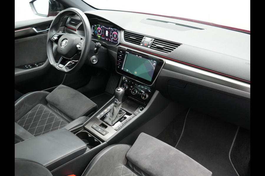 Škoda Superb Combi 1.4 TSI iV Sportline Business PHEV 218pk Dealer O.H. | Trekhaak Af Fabriek | Panodak | Adaptive Cruise | Camera | Canton Audio | Alcantara Sportstoelen Memory & Verwarmd | Stuur Verwarmd | Sfeerverlichting | Keyless | BLIS | Crystal LED | Plug In Hybrid |