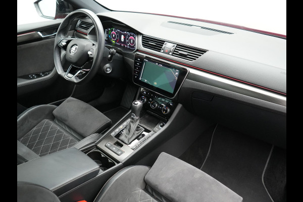 Škoda Superb Combi 1.4 TSI iV Sportline Business PHEV 218pk Dealer O.H. | Trekhaak Af Fabriek | Panodak | Adaptive Cruise | Camera | Canton Audio | Alcantara Sportstoelen Memory & Verwarmd | Stuur Verwarmd | Sfeerverlichting | Keyless | BLIS | Crystal LED | Plug In Hybrid |