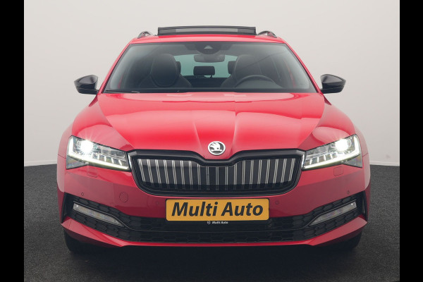 Škoda Superb Combi 1.4 TSI iV Sportline Business PHEV 218pk Dealer O.H. | Trekhaak Af Fabriek | Panodak | Adaptive Cruise | Camera | Canton Audio | Alcantara Sportstoelen Memory & Verwarmd | Stuur Verwarmd | Sfeerverlichting | Keyless | BLIS | Crystal LED | Plug In Hybrid |
