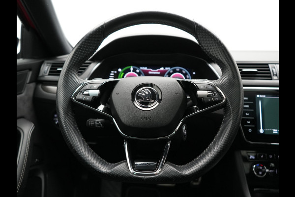 Škoda Superb Combi 1.4 TSI iV Sportline Business PHEV 218pk Dealer O.H. | Trekhaak Af Fabriek | Panodak | Adaptive Cruise | Camera | Canton Audio | Alcantara Sportstoelen Memory & Verwarmd | Stuur Verwarmd | Sfeerverlichting | Keyless | BLIS | Crystal LED | Plug In Hybrid |