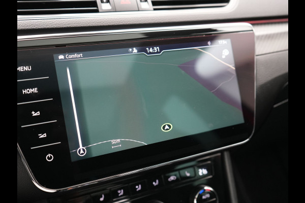 Škoda Superb Combi 1.4 TSI iV Sportline Business PHEV 218pk Dealer O.H. | Trekhaak Af Fabriek | Panodak | Adaptive Cruise | Camera | Canton Audio | Alcantara Sportstoelen Memory & Verwarmd | Stuur Verwarmd | Sfeerverlichting | Keyless | BLIS | Crystal LED | Plug In Hybrid |