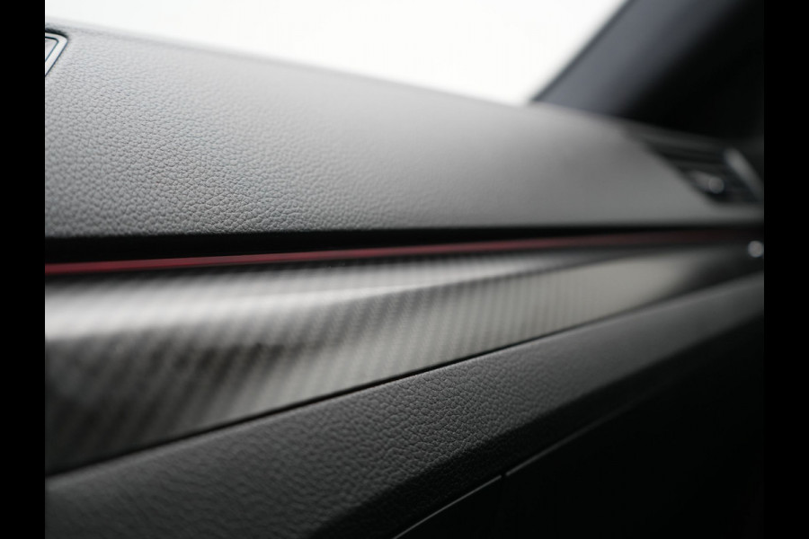 Škoda Superb Combi 1.4 TSI iV Sportline Business PHEV 218pk Dealer O.H. | Trekhaak Af Fabriek | Panodak | Adaptive Cruise | Camera | Canton Audio | Alcantara Sportstoelen Memory & Verwarmd | Stuur Verwarmd | Sfeerverlichting | Keyless | BLIS | Crystal LED | Plug In Hybrid |
