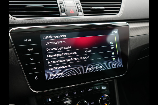Škoda Superb Combi 1.4 TSI iV Sportline Business PHEV 218pk Dealer O.H. | Trekhaak Af Fabriek | Panodak | Adaptive Cruise | Camera | Canton Audio | Alcantara Sportstoelen Memory & Verwarmd | Stuur Verwarmd | Sfeerverlichting | Keyless | BLIS | Crystal LED | Plug In Hybrid |