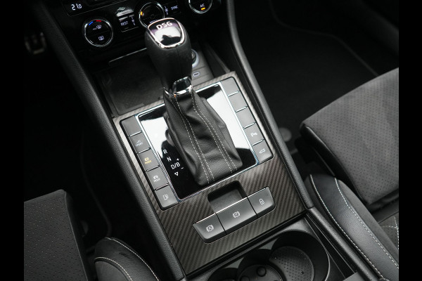 Škoda Superb Combi 1.4 TSI iV Sportline Business PHEV 218pk Dealer O.H. | Trekhaak Af Fabriek | Panodak | Adaptive Cruise | Camera | Canton Audio | Alcantara Sportstoelen Memory & Verwarmd | Stuur Verwarmd | Sfeerverlichting | Keyless | BLIS | Crystal LED | Plug In Hybrid |