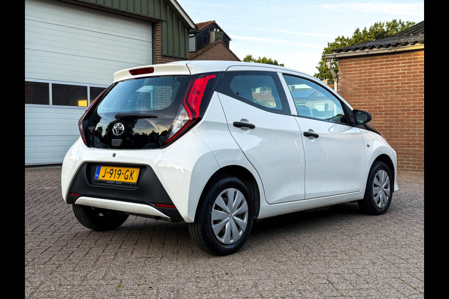 Toyota Aygo 1.0 VVT-i x - Cruise Control, Isofix, Goed onderhouden!