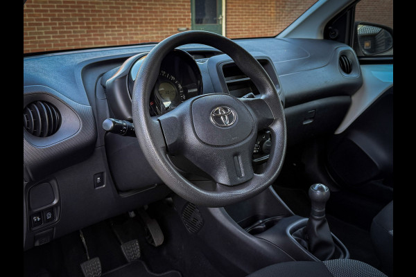 Toyota Aygo 1.0 VVT-i x - Cruise Control, Isofix, Goed onderhouden!