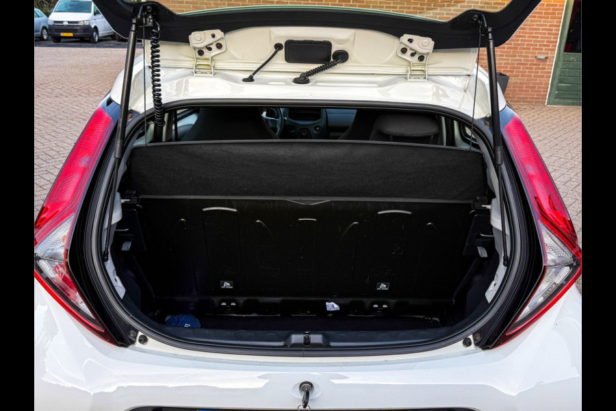 Toyota Aygo 1.0 VVT-i x - Cruise Control, Isofix, Goed onderhouden!