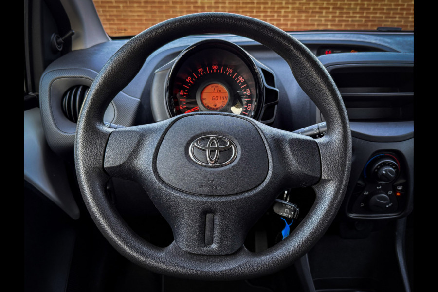 Toyota Aygo 1.0 VVT-i x - Cruise Control, Isofix, Goed onderhouden!