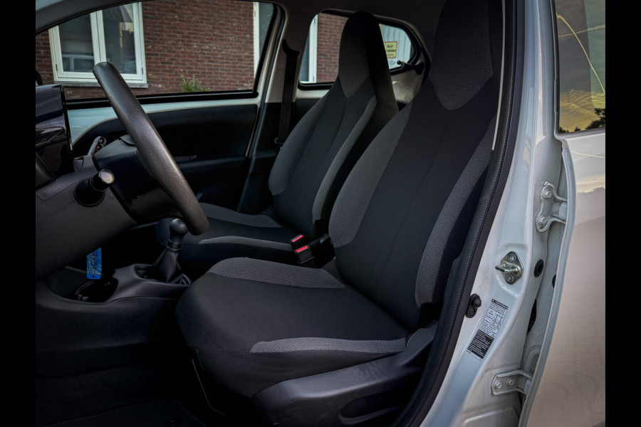 Toyota Aygo 1.0 VVT-i x - Cruise Control, Isofix, Goed onderhouden!