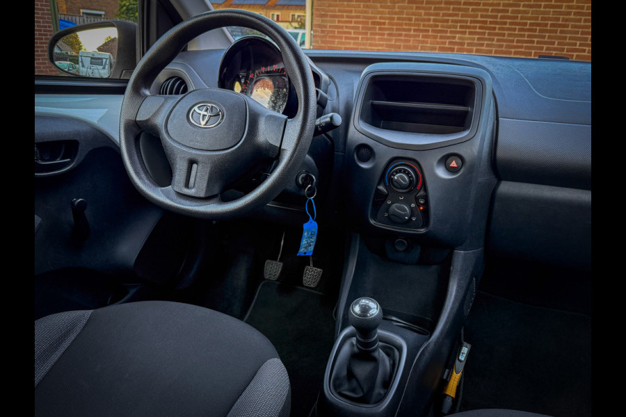 Toyota Aygo 1.0 VVT-i x - Cruise Control, Isofix, Goed onderhouden!